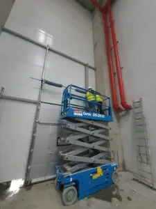 Optim Door - Oferim servicii de întreținere și reparații pentru porți și uși industriale, asigurându-ne că funcționează perfect și durabil în timp.