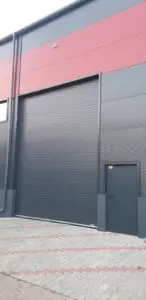 Optim Door - Vânzare și montaj expert de uși industriale, garantând funcționalitate și siguranță maximă pentru afacerea dumneavoastră.