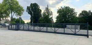 Optim Door - Vânzare și montaj expert de uși industriale, garantând funcționalitate și siguranță maximă pentru afacerea dumneavoastră.