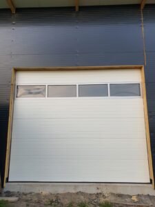 Optim Door - Vânzare și montaj expert de uși industriale, garantând funcționalitate și siguranță maximă pentru afacerea dumneavoastră.